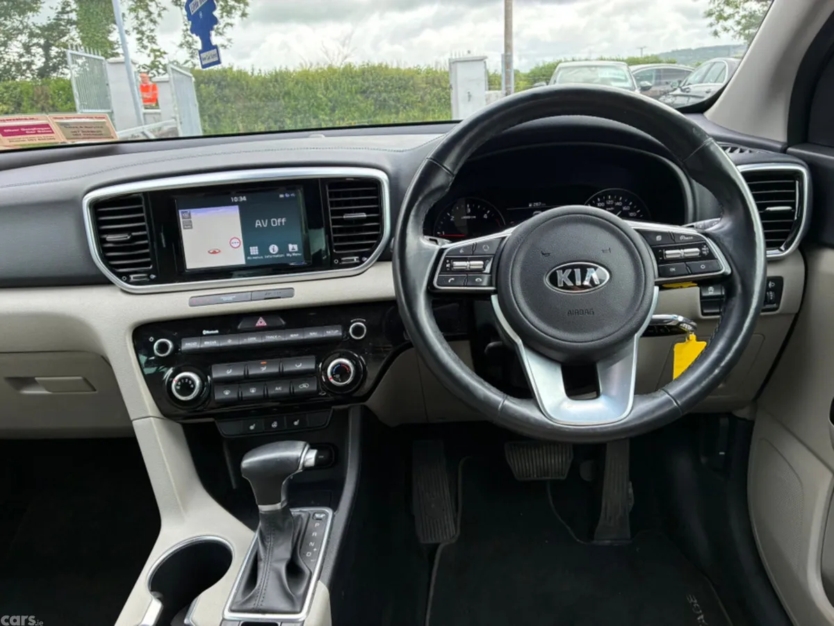 Kia Sportage MPV, Diesel, 2019, Red