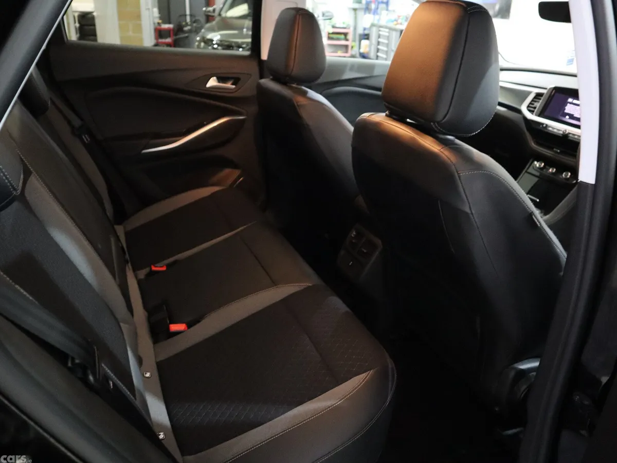 Opel Grandland Hatchback, Petrol Hybrid, 2022, Black