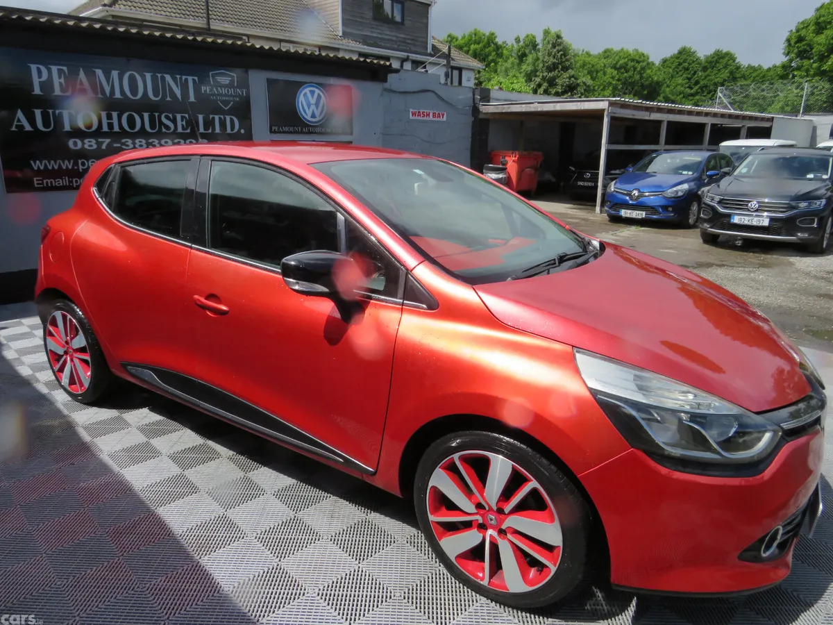 Renault Clio Hatchback, Petrol, 2016, Red