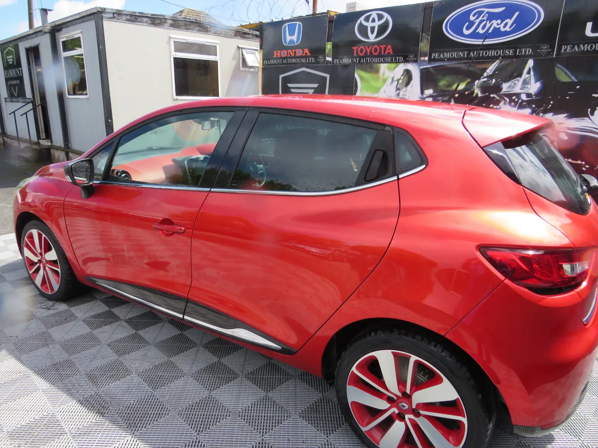 Renault Clio Hatchback, Petrol, 2016, Red