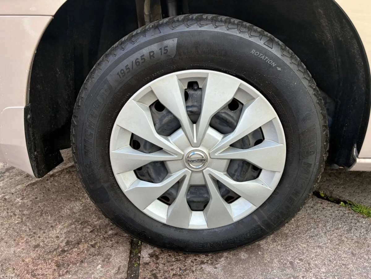 Nissan Serena Hatchback, Petrol Hybrid, 2017, Beige