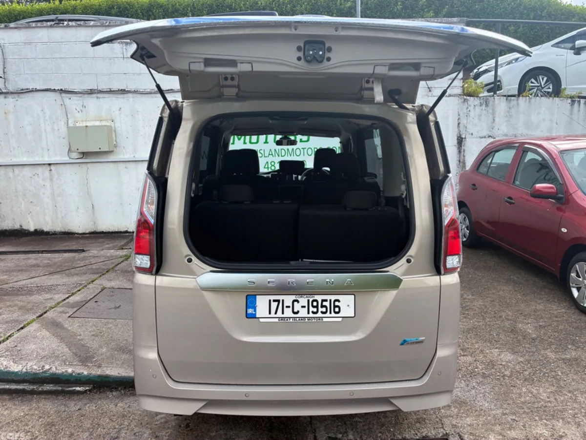 Nissan Serena Hatchback, Petrol Hybrid, 2017, Beige