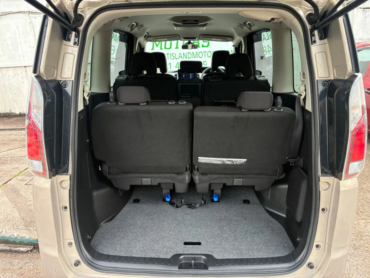 Nissan Serena Hatchback, Petrol Hybrid, 2017, Beige
