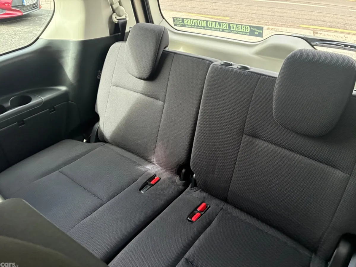 Nissan Serena Hatchback, Petrol Hybrid, 2017, Beige