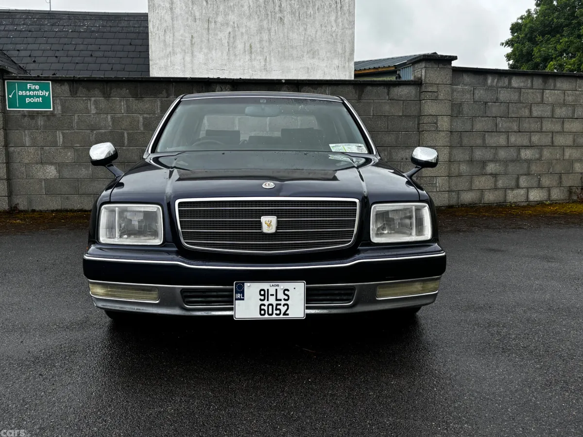 Toyota Century Saloon, Petrol, 1991, Blue