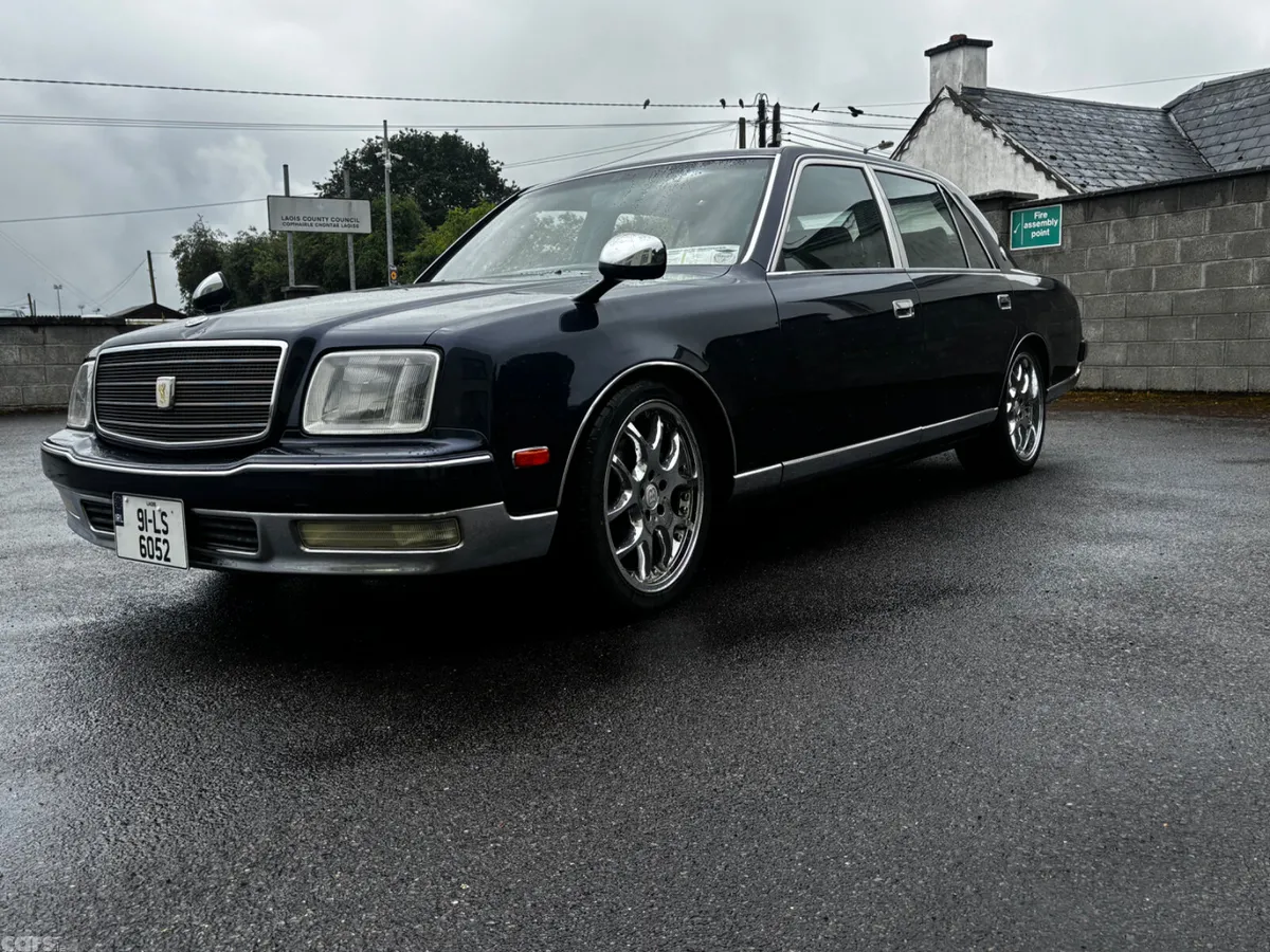 Toyota Century Saloon, Petrol, 1991, Blue
