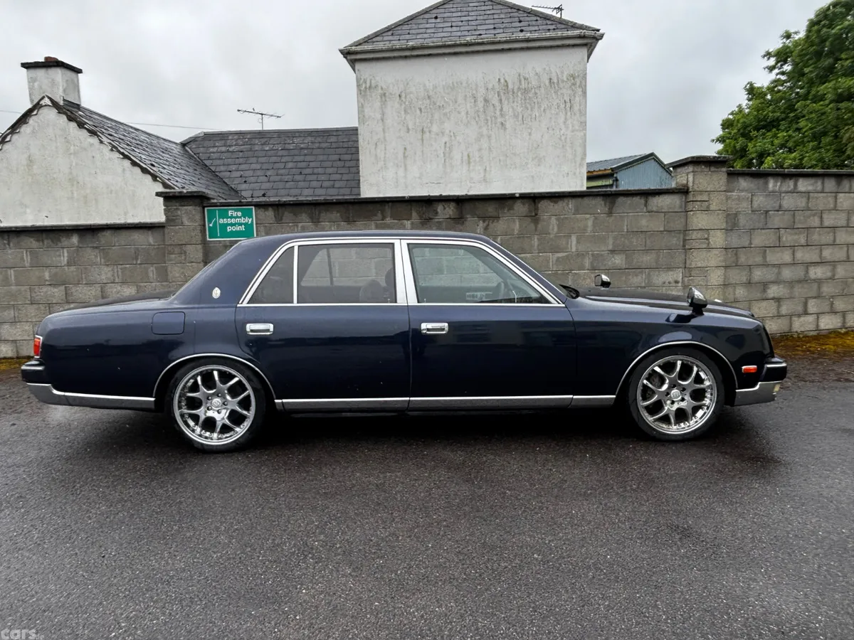 Toyota Century Saloon, Petrol, 1991, Blue