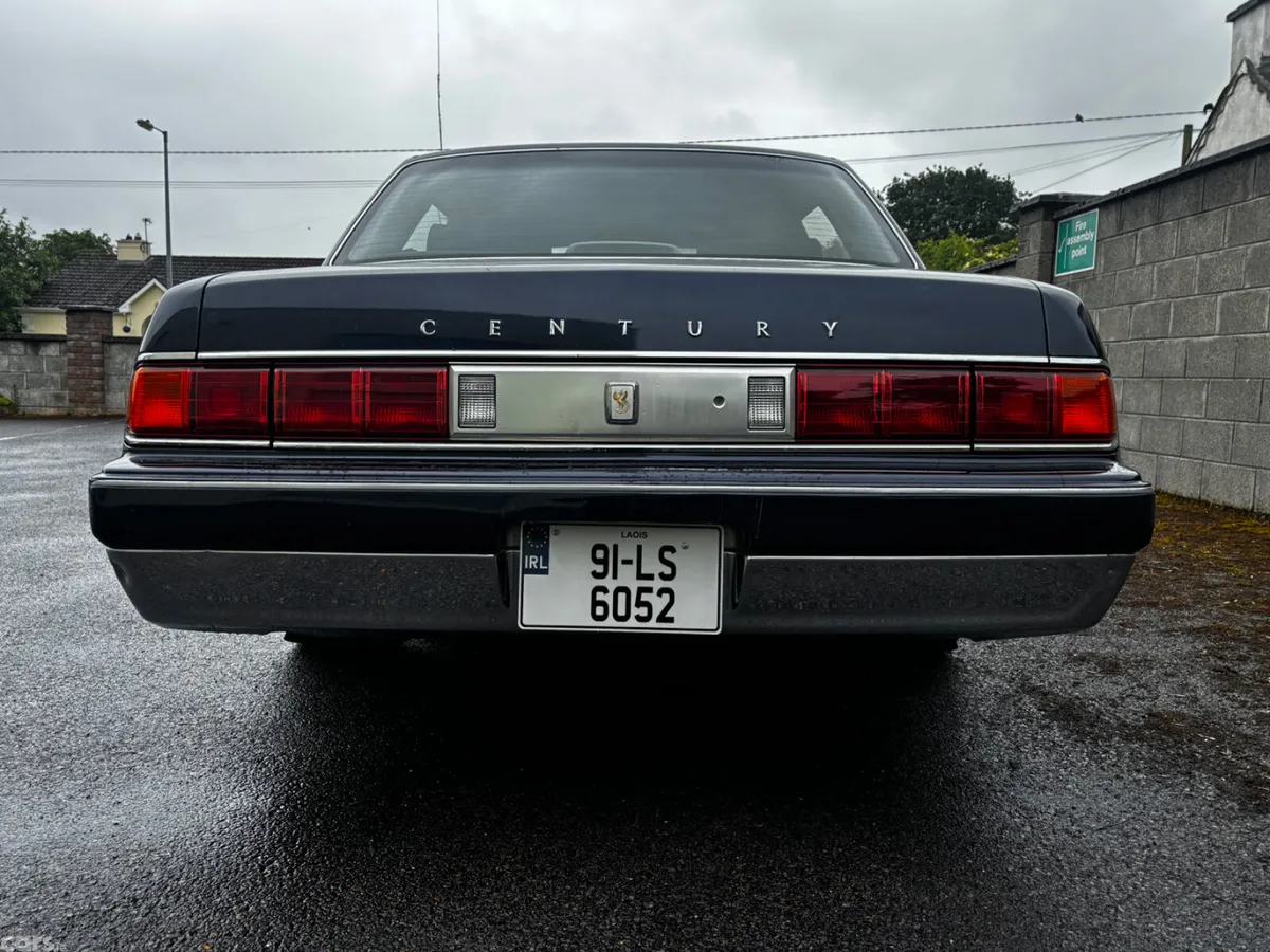Toyota Century Saloon, Petrol, 1991, Blue