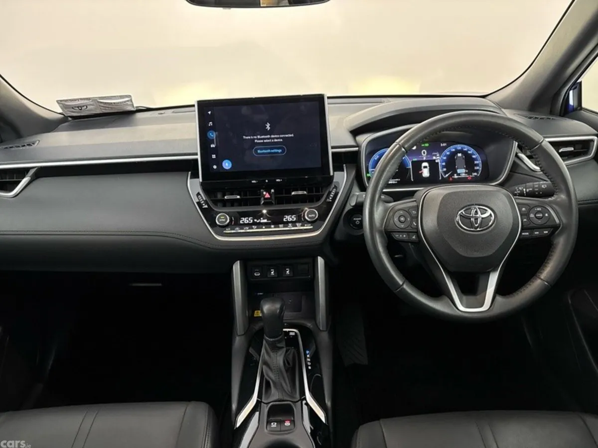 Toyota Corolla Cross Hatchback, Petrol Hybrid, 2024, Blue