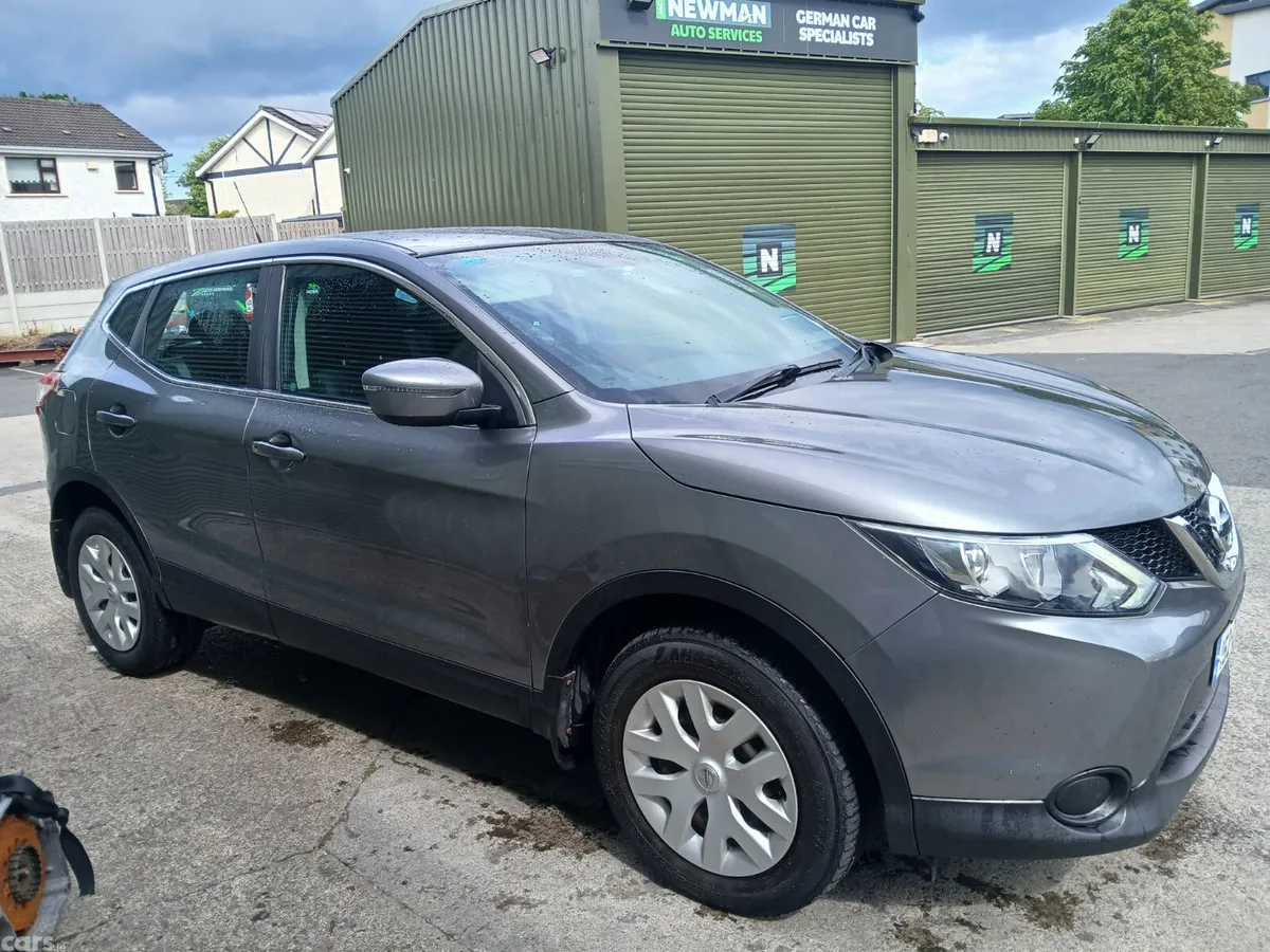 Nissan Qashqai SUV, Diesel, 2015, Grey