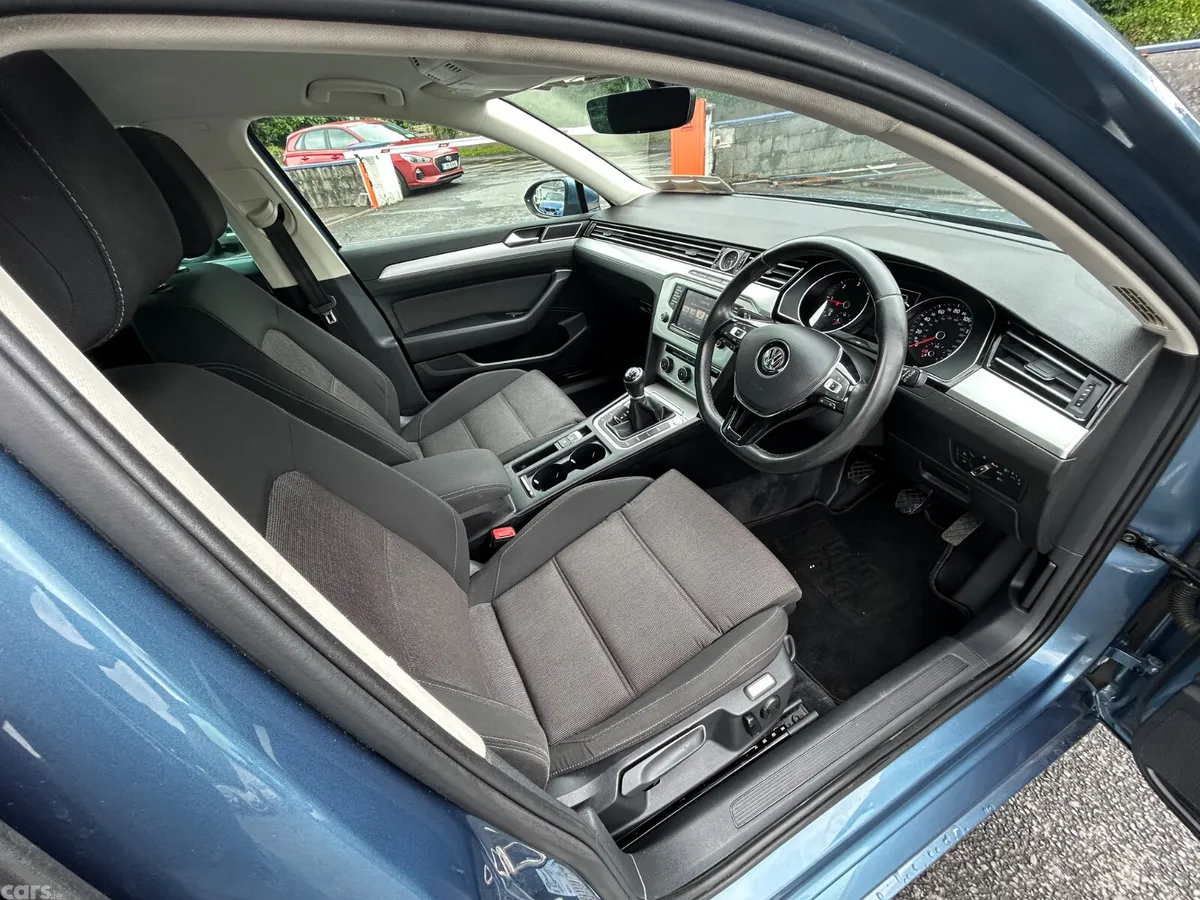 Volkswagen Passat Estate, Diesel, 2016, Blue