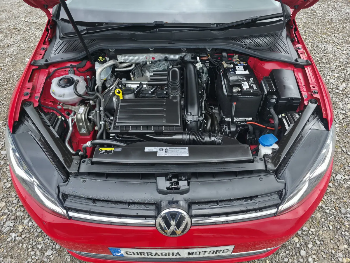 Volkswagen Golf Estate, Petrol, 2018, Red