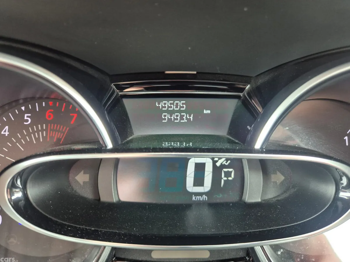 Renault Clio Hatchback, Petrol, 2018, Red