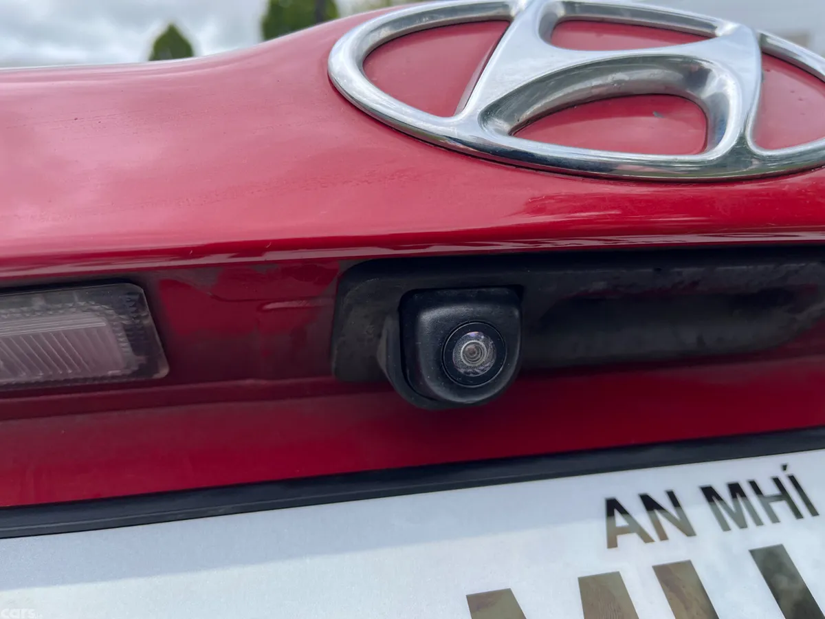 Hyundai i20 Hatchback, Petrol, 2019, Red