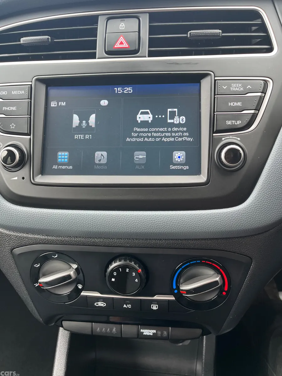 Hyundai i20 Hatchback, Petrol, 2019, Red