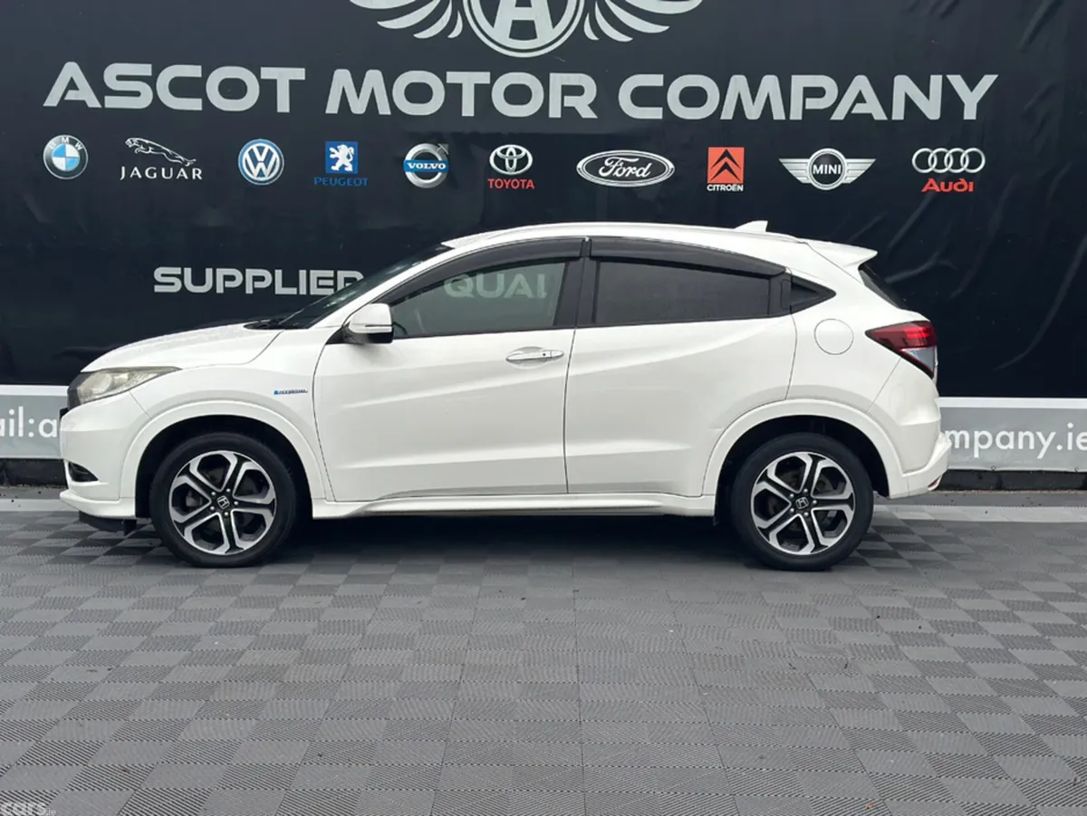 Honda Vezel Hatchback, Petrol Hybrid, 2014, White