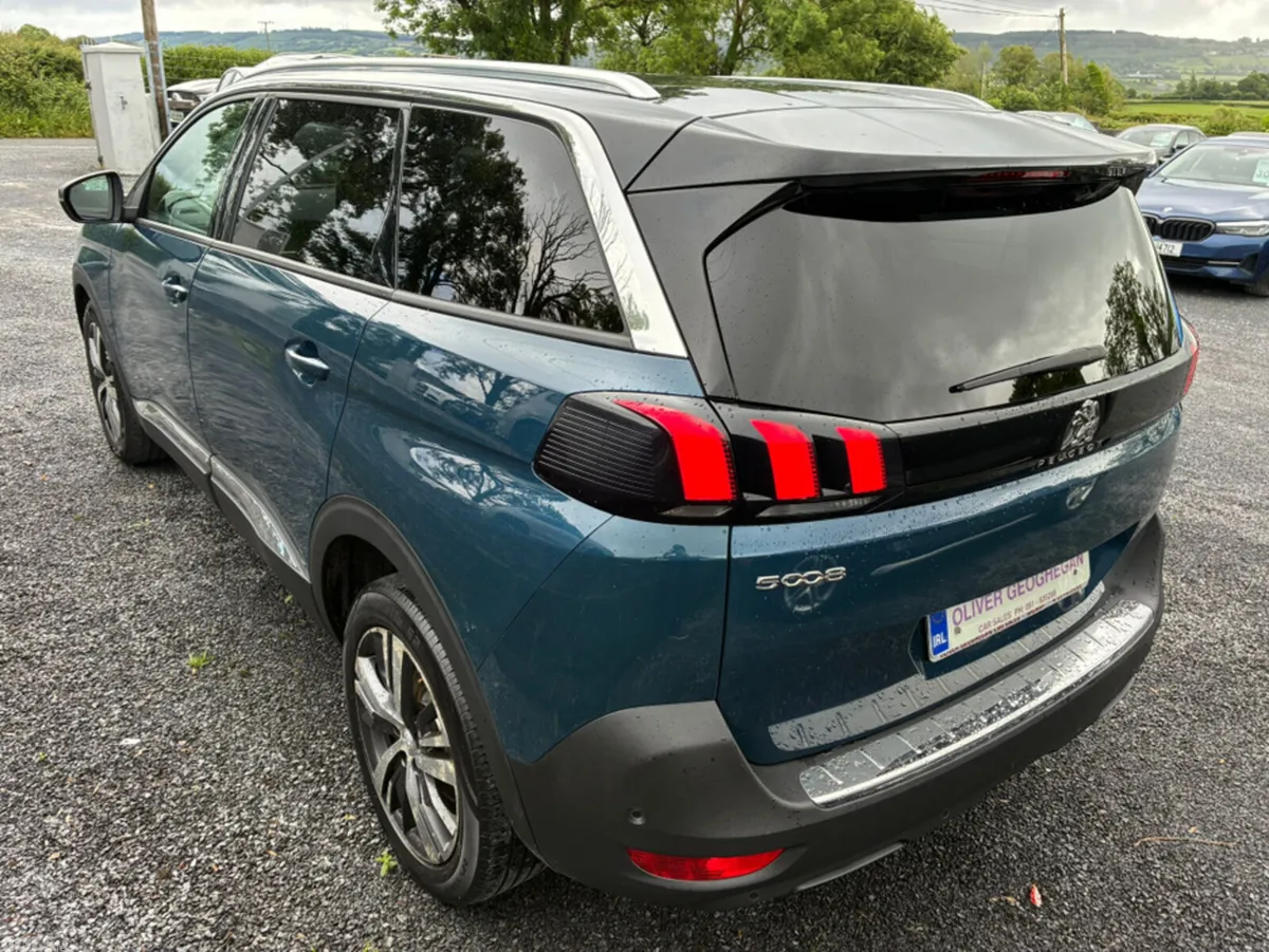 Peugeot 5008 MPV, Diesel, 2023, Blue
