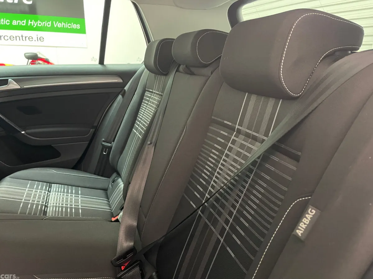 Volkswagen Golf Hatchback, Petrol, 2015, Silver
