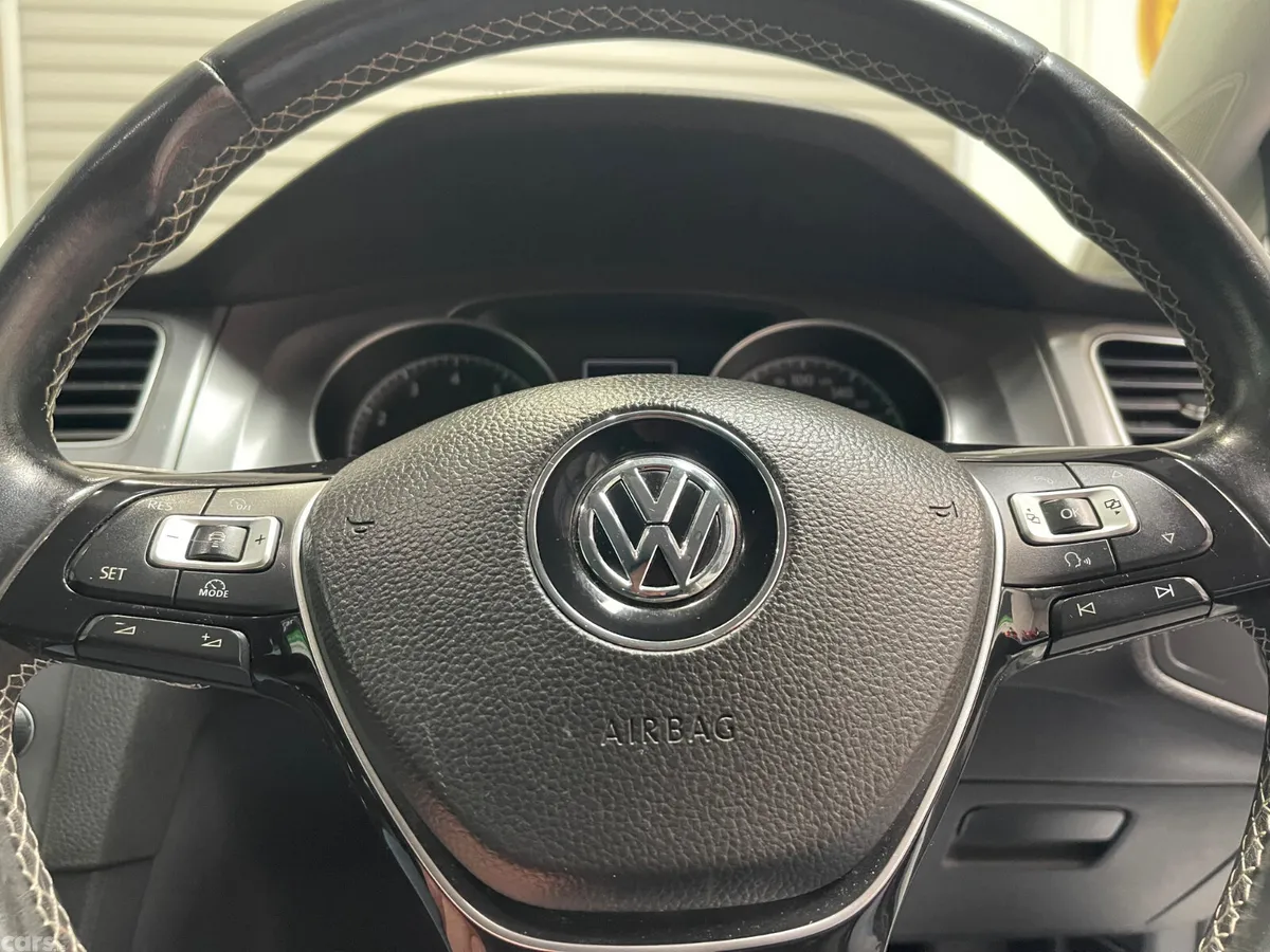 Volkswagen Golf Hatchback, Petrol, 2015, Silver