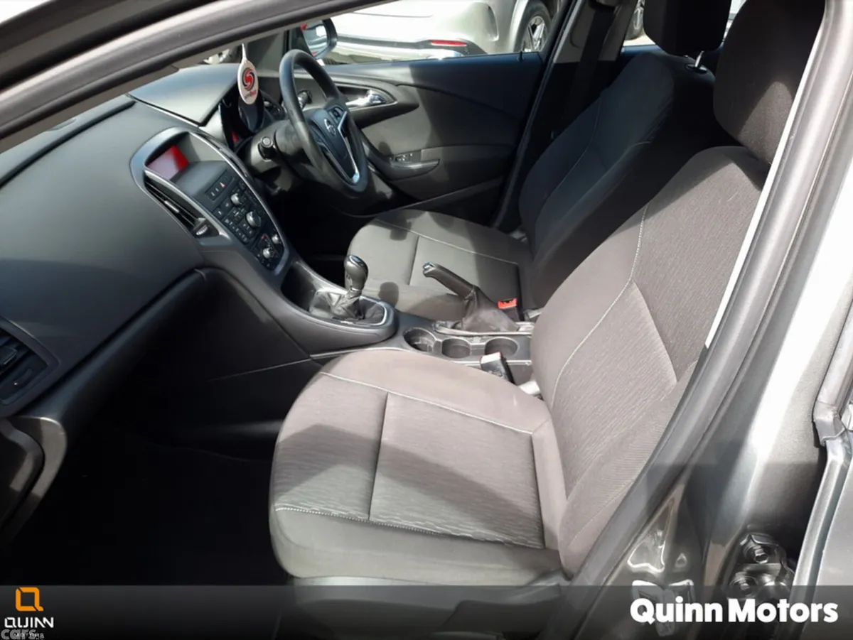 Opel Astra Saloon, Diesel, 2017, Grey