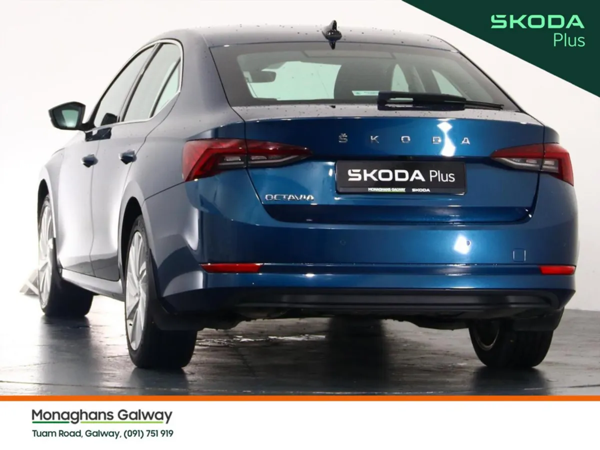 Skoda Octavia Hatchback, Diesel, 2023, Blue