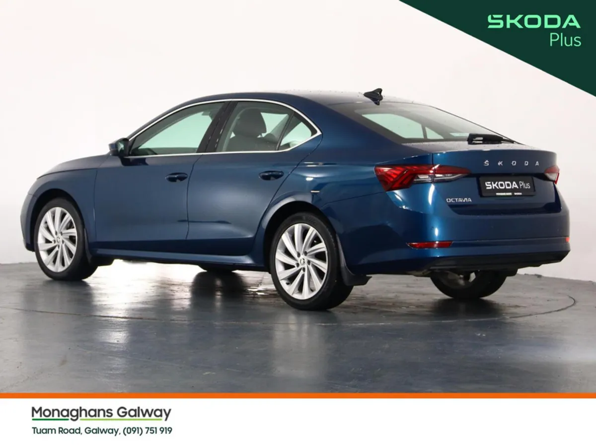 Skoda Octavia Hatchback, Diesel, 2023, Blue