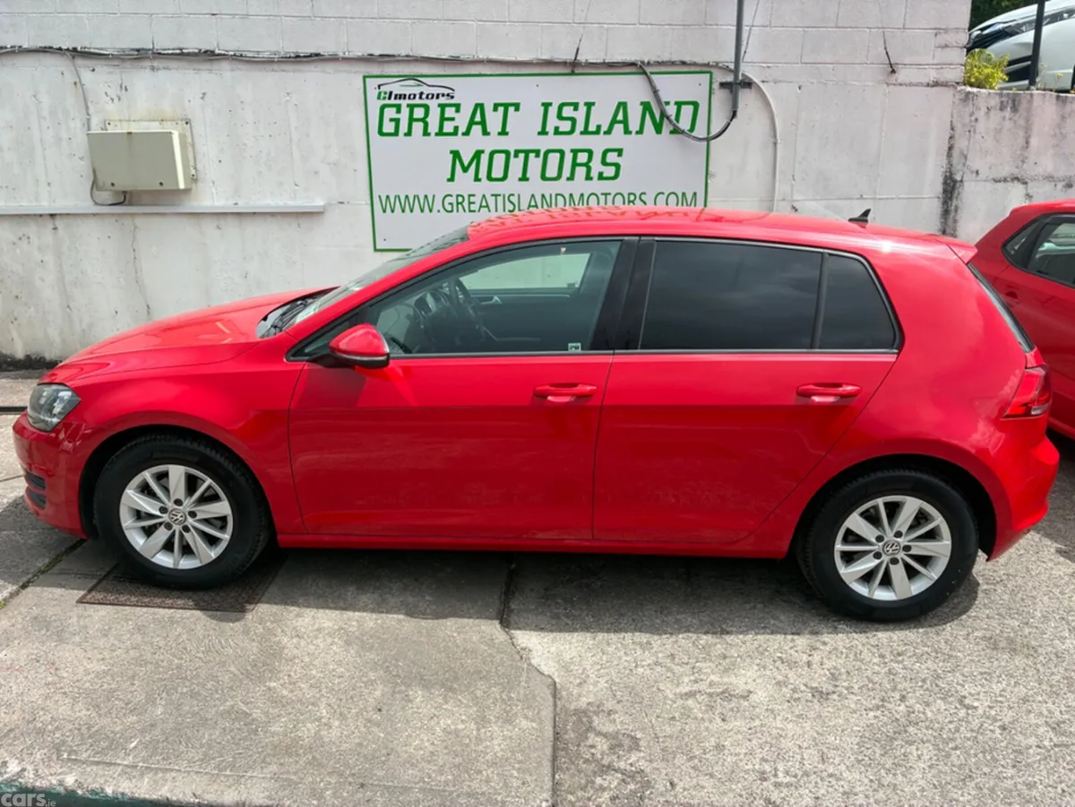 Volkswagen Golf Hatchback, Petrol, 2016, Red