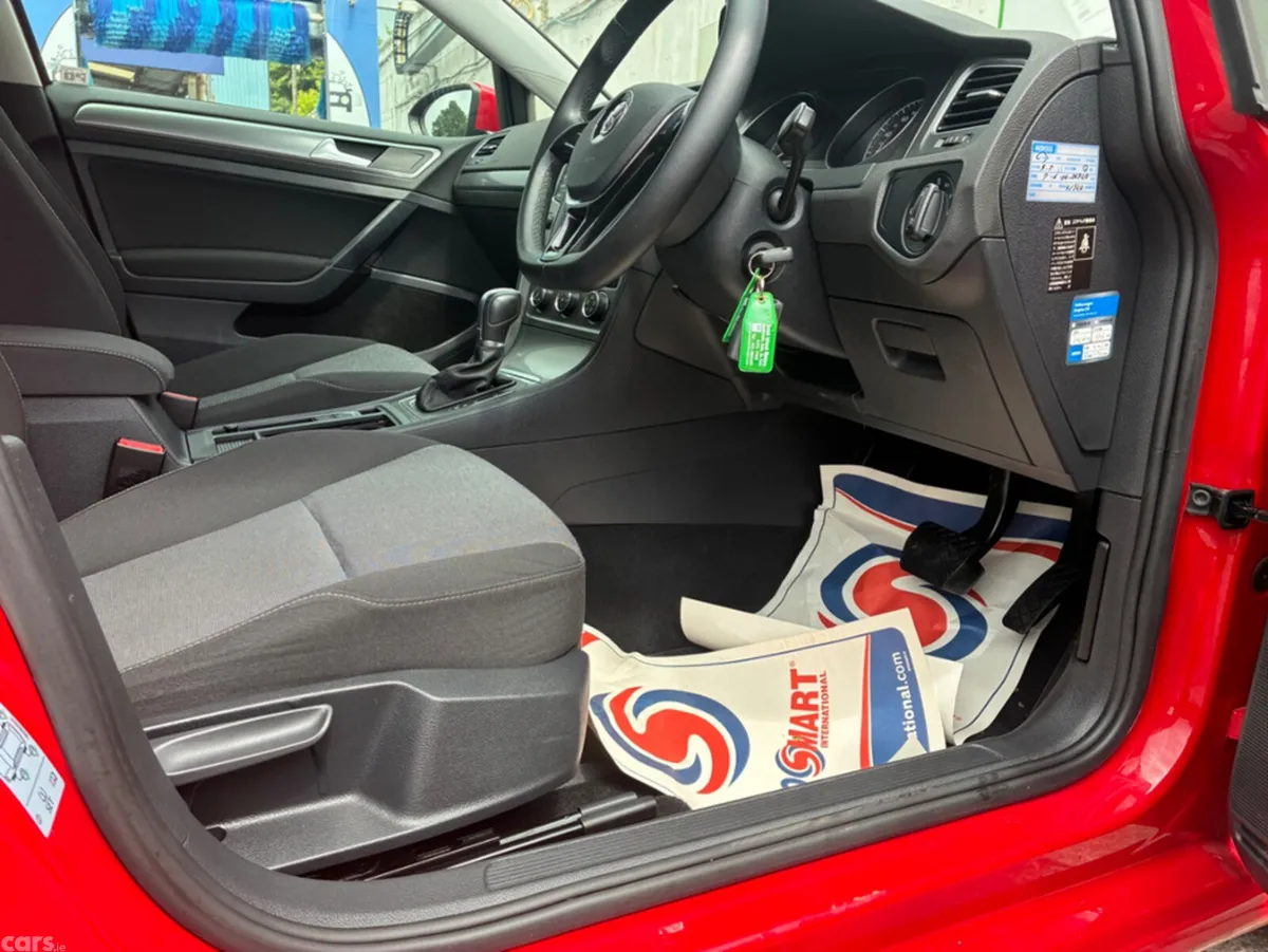 Volkswagen Golf Hatchback, Petrol, 2016, Red