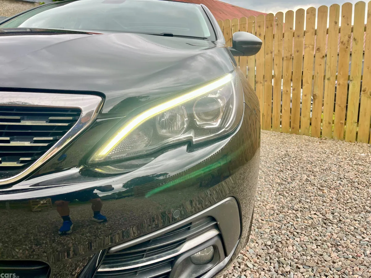 Peugeot 308 Hatchback, Petrol, 2019, Black