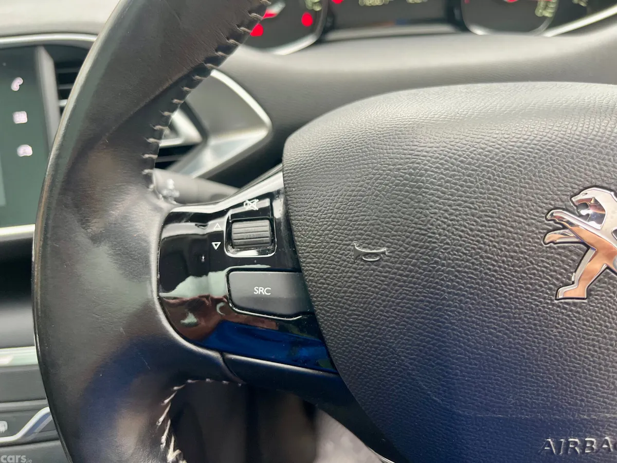 Peugeot 308 Hatchback, Petrol, 2019, Black