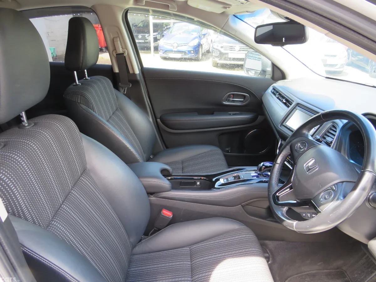 Honda Vezel SUV, Petrol Hybrid, 2015, White