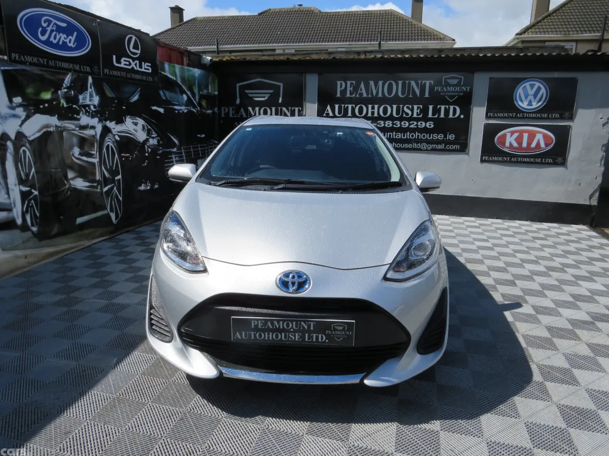 Toyota Aqua Hatchback, Petrol Hybrid, 2020, Silver