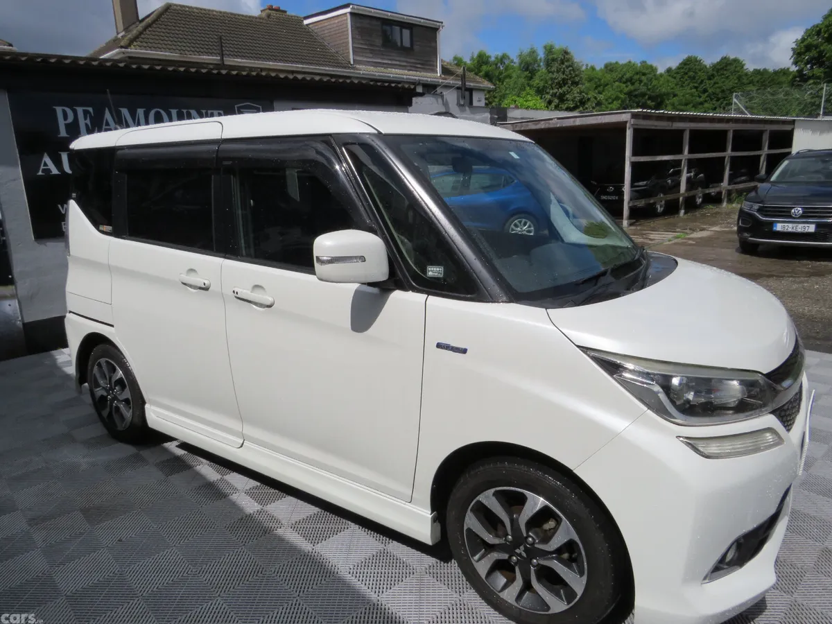 Mitsubishi Delica MPV, Petrol Hybrid, 2017, White