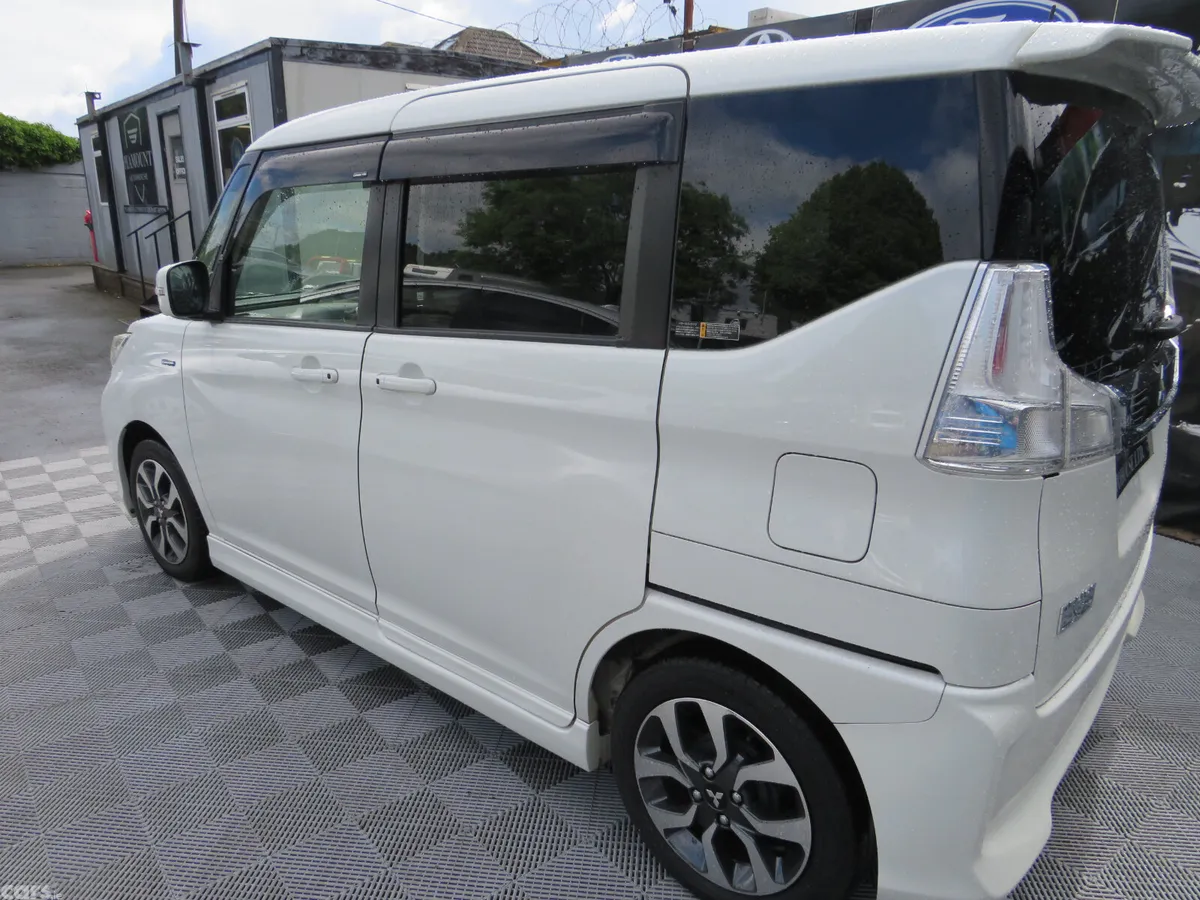 Mitsubishi Delica MPV, Petrol Hybrid, 2017, White