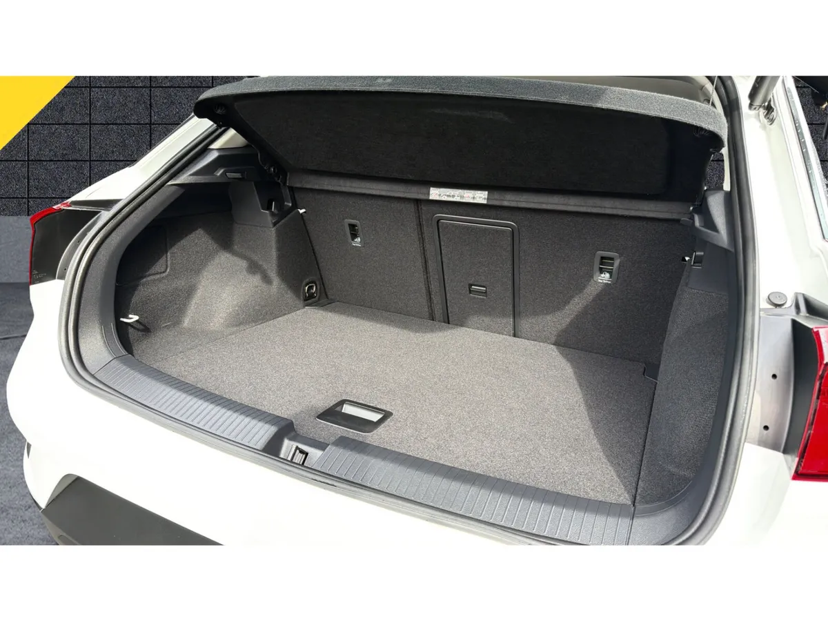 Volkswagen T-Roc Hatchback, Diesel, 2021, White