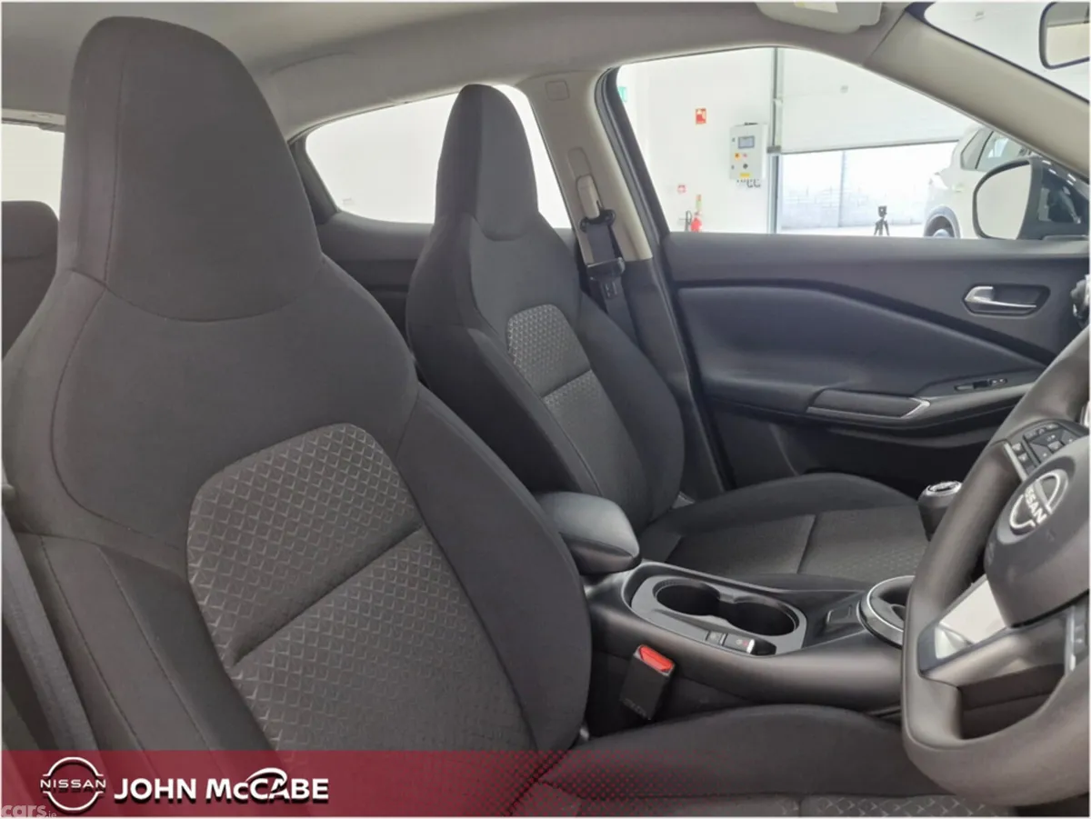 Nissan Juke MPV, Petrol, 2025, Grey