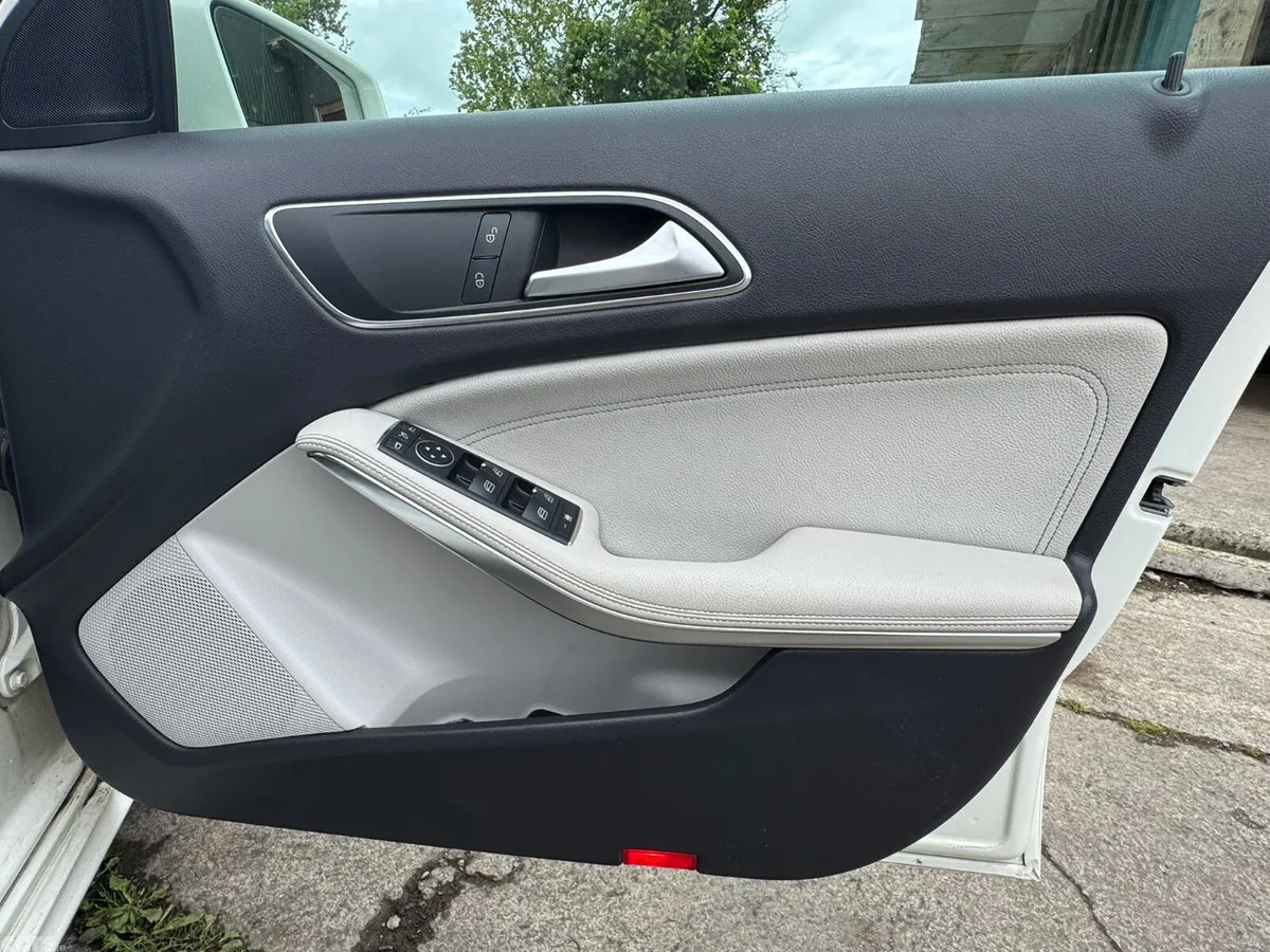 Mercedes-Benz A-Class Hatchback, Petrol, 2014, White