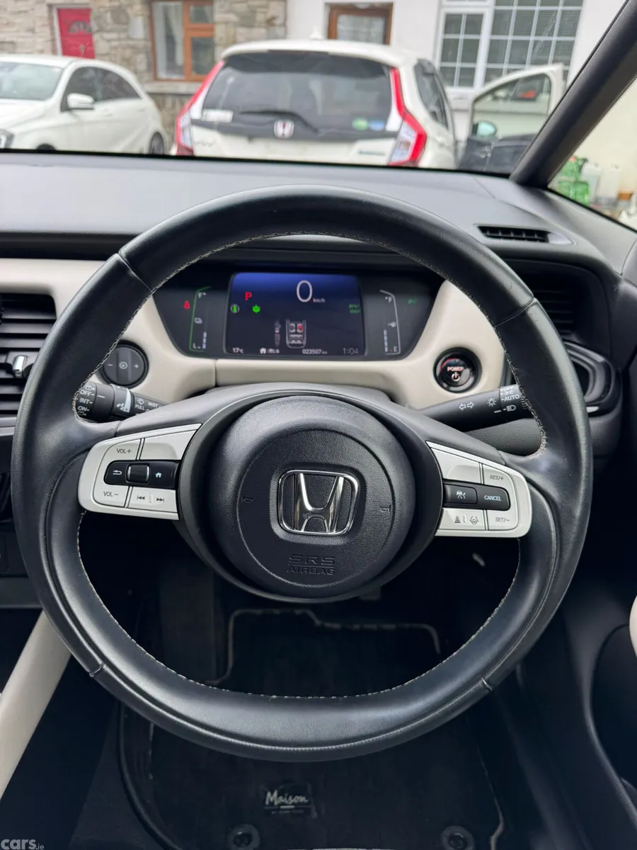 Honda Fit Hatchback, Petrol Hybrid, 2022, Gold