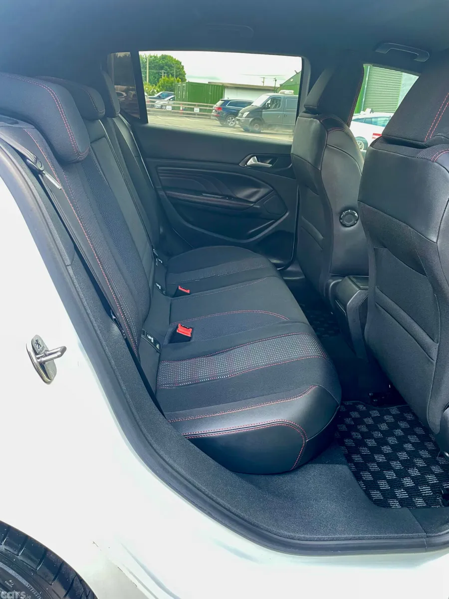 Peugeot 308 Hatchback, Petrol, 2018, White