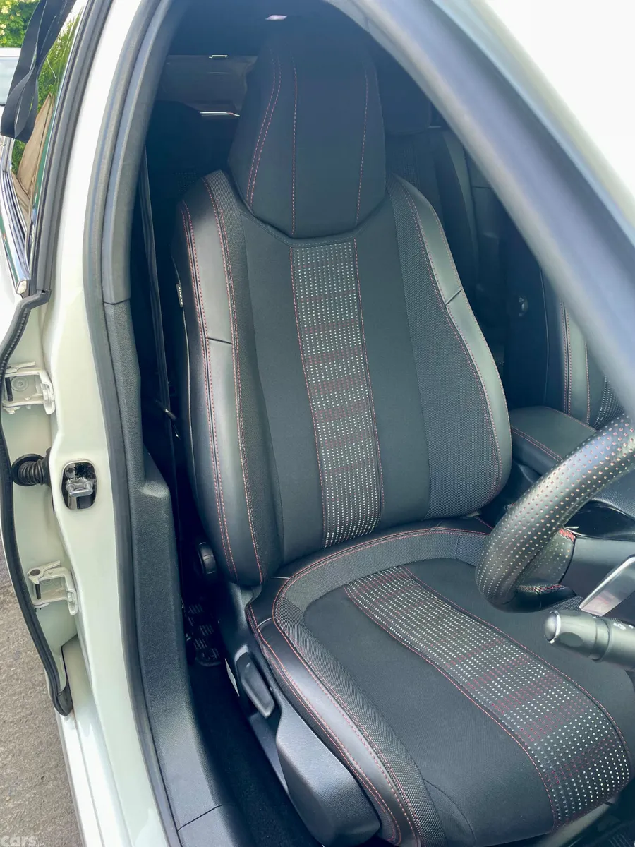 Peugeot 308 Hatchback, Petrol, 2018, White