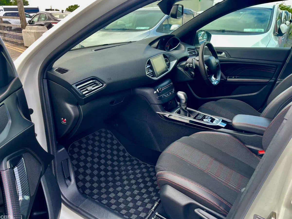 Peugeot 308 Hatchback, Petrol, 2018, White