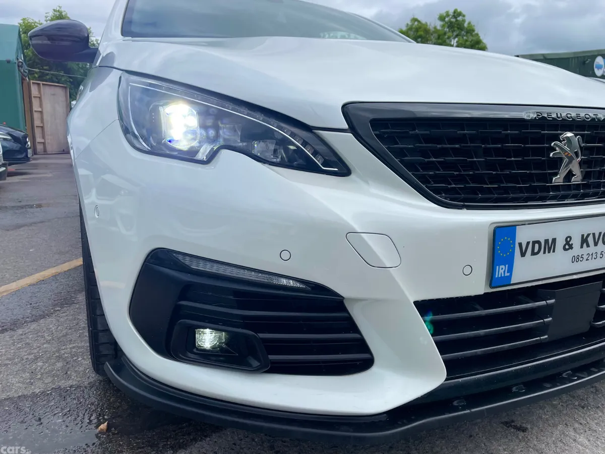 Peugeot 308 Hatchback, Petrol, 2018, White