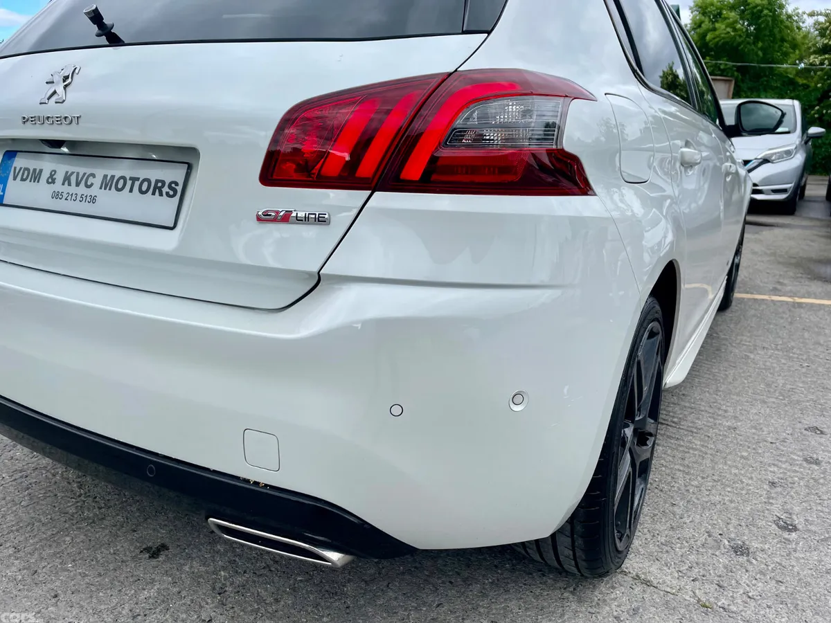 Peugeot 308 Hatchback, Petrol, 2018, White