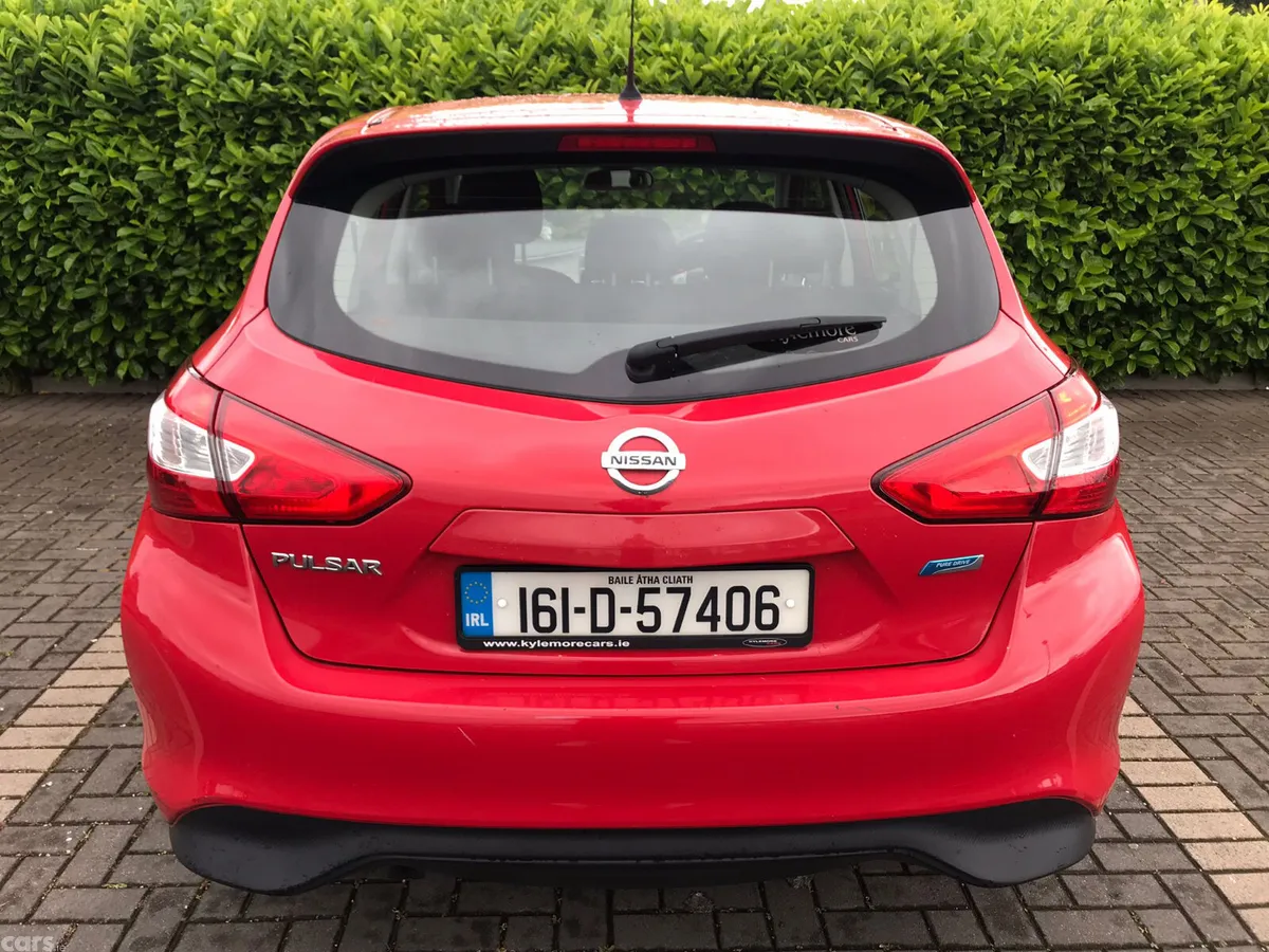 Nissan Pulsar Hatchback, Diesel, 2016, Red