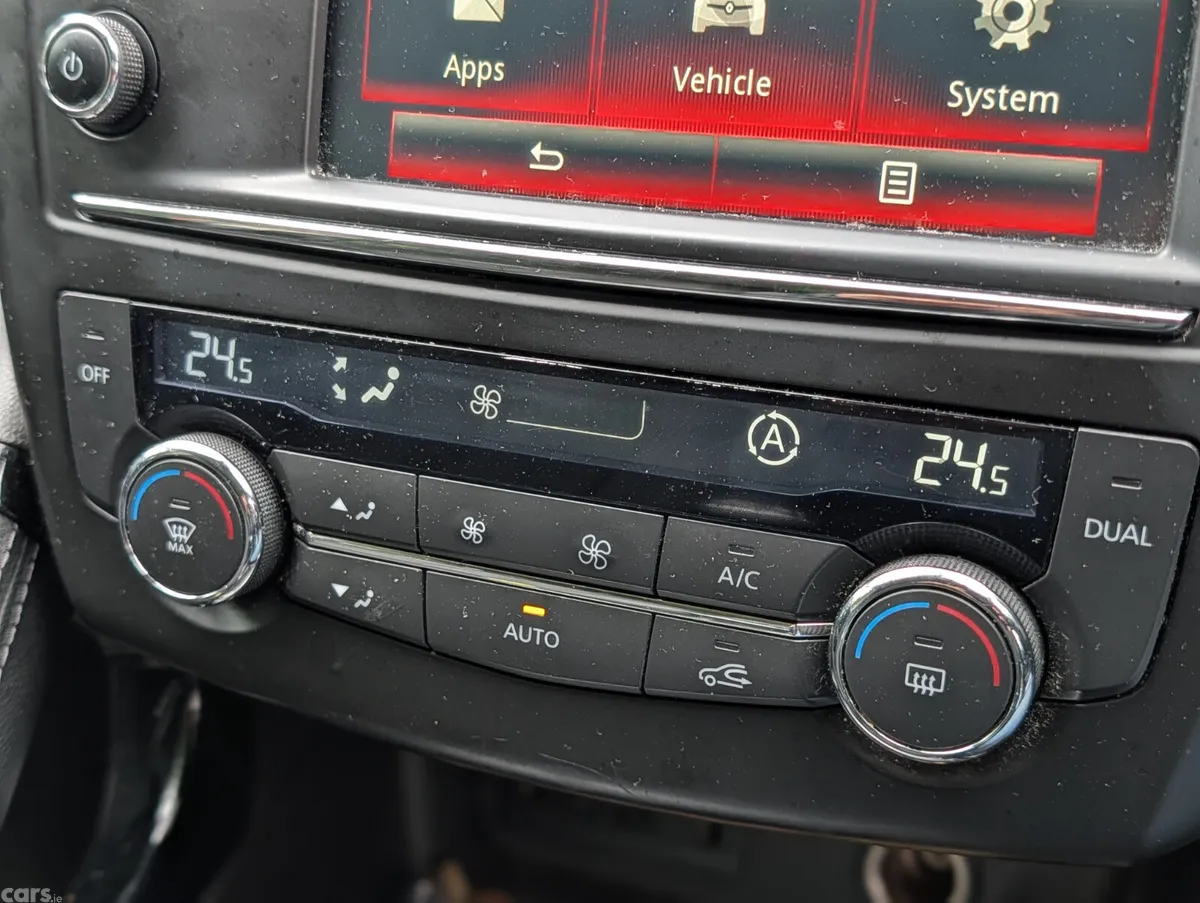 Renault Kadjar SUV, Diesel, 2015, Red