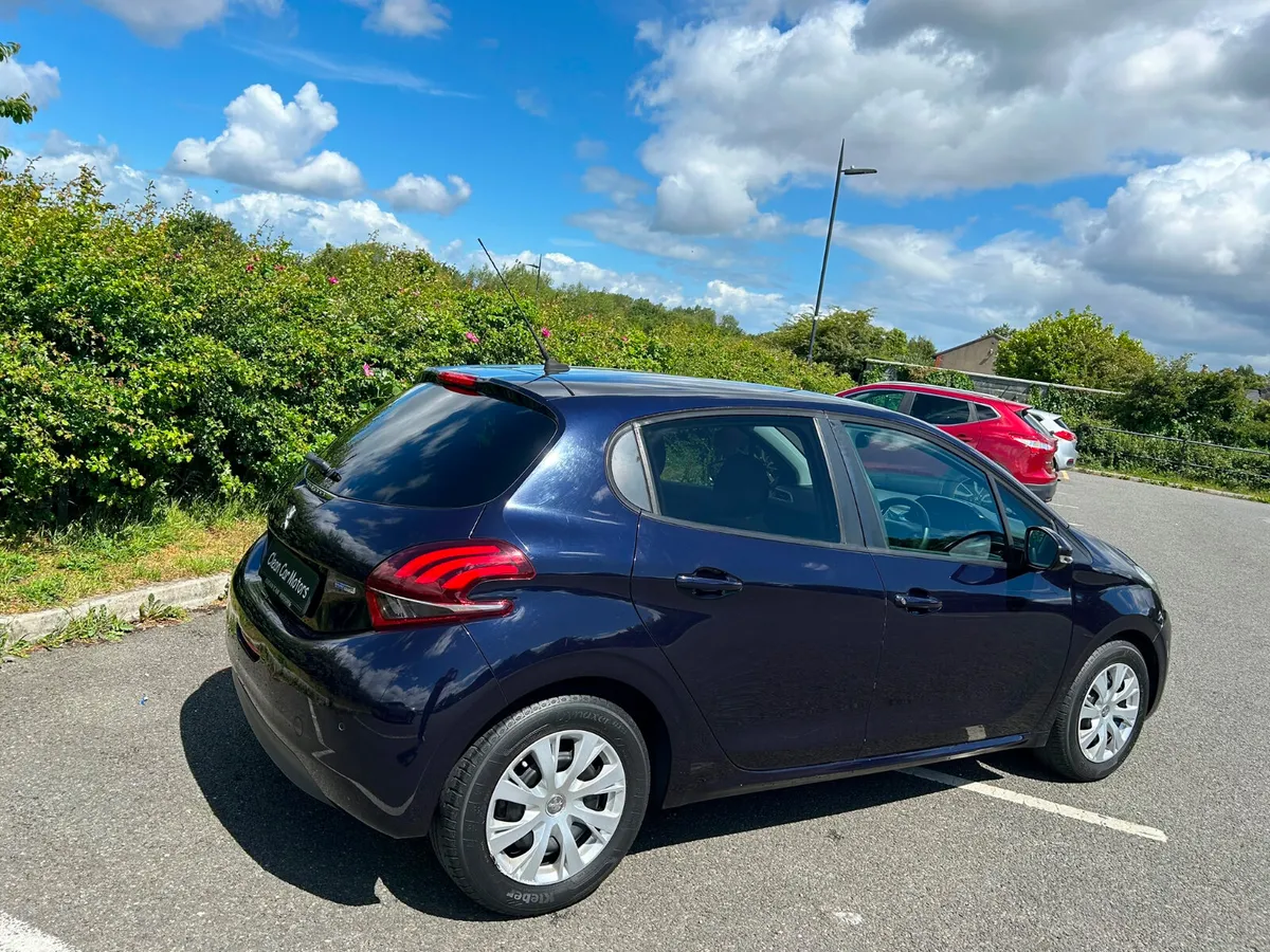 Peugeot 208 Hatchback, Petrol, 2017, Black