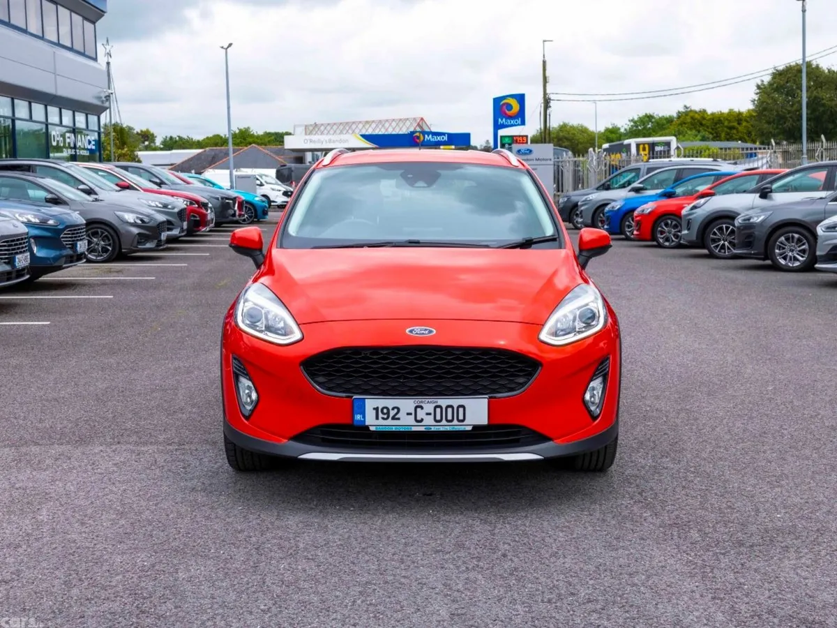 Ford Fiesta Hatchback, Petrol, 2019, Red