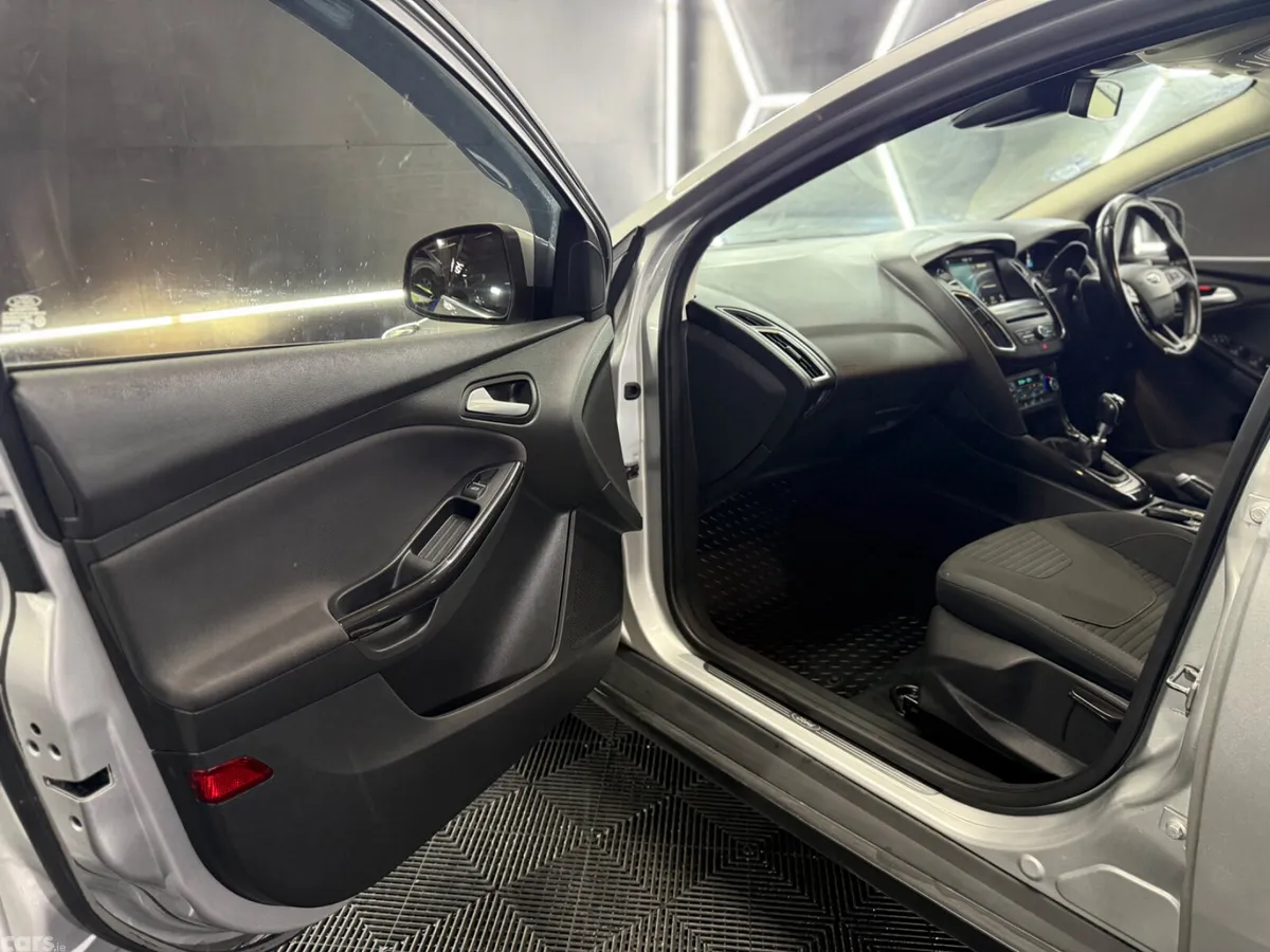 Ford Focus Hatchback, Diesel, 2017, Silver