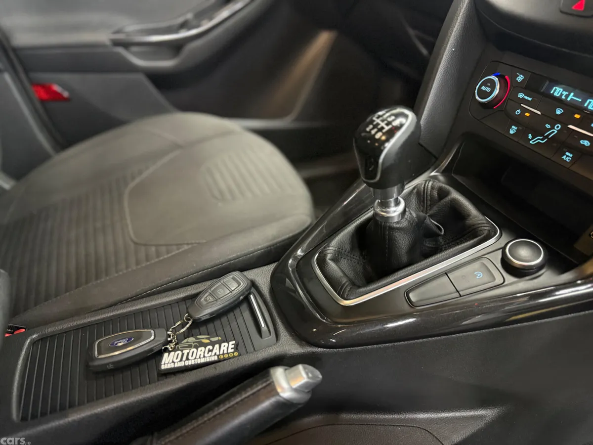 Ford Focus Hatchback, Diesel, 2017, Silver