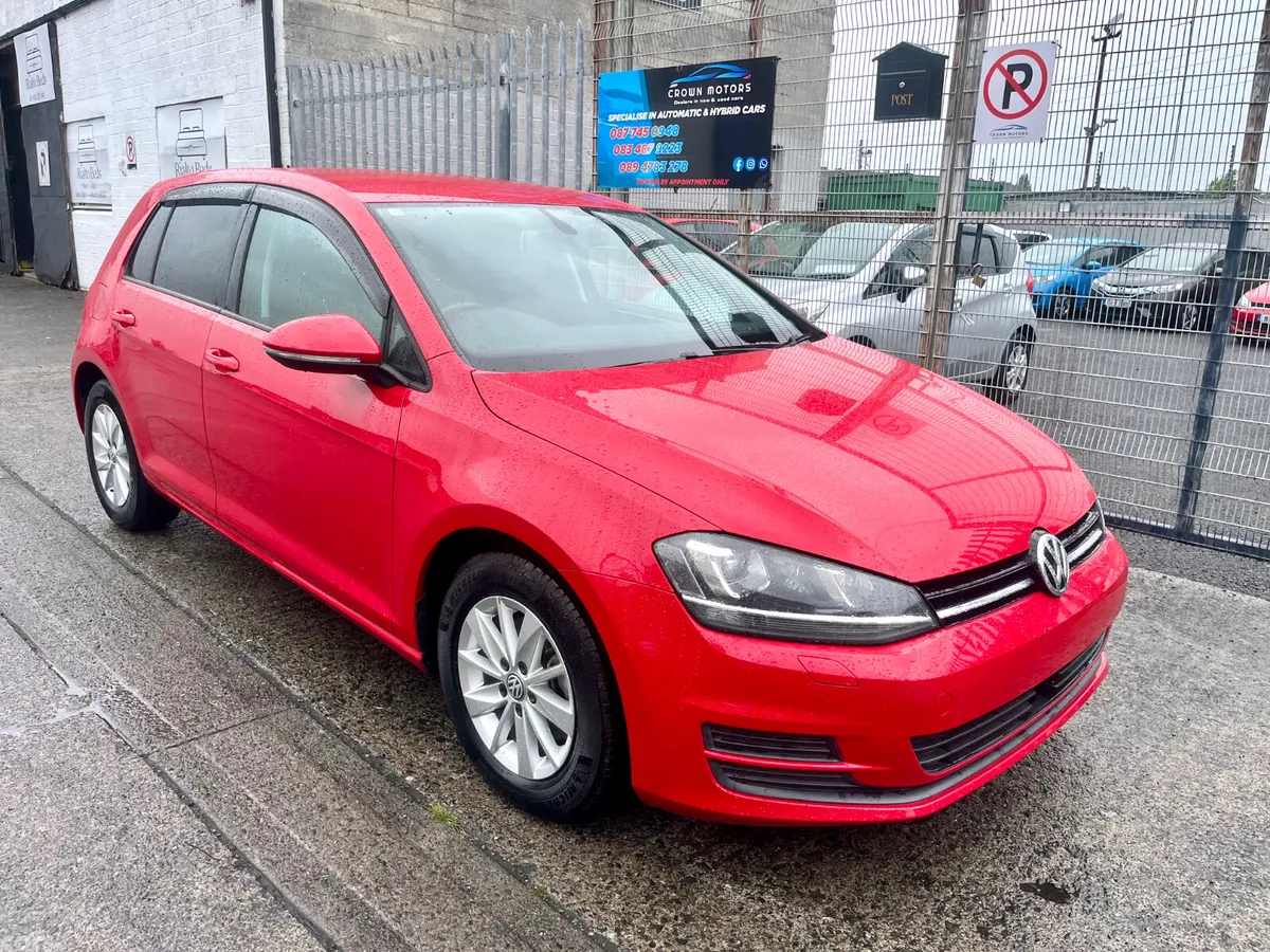 Volkswagen Golf Hatchback, Petrol, 2016, Red